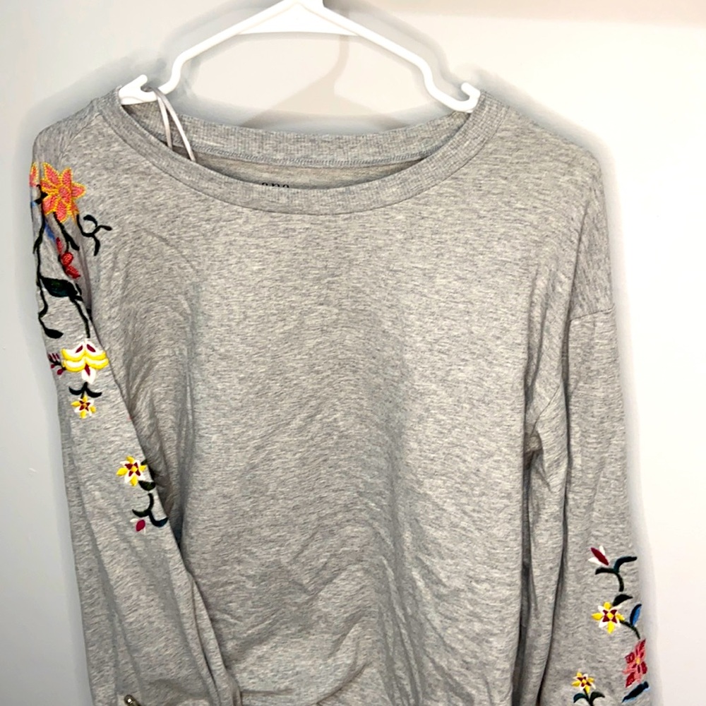 Gray embroidered sweatshirt